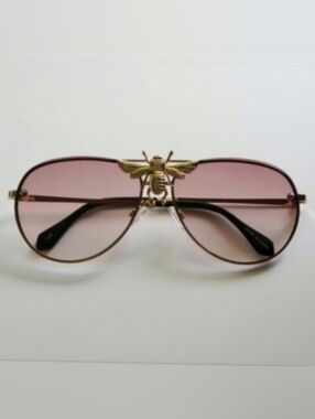 Aviator Sunglasses ~ Bee Fashion. Gradient Lenses